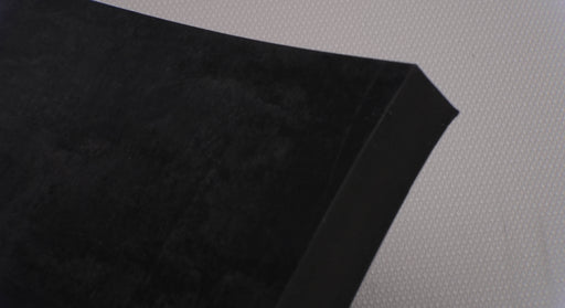 Front side view of MOR rubber conveyor belt with 1 inch thickness, black color, top and bottom rubber, showing zoomed-in thickness and materials.