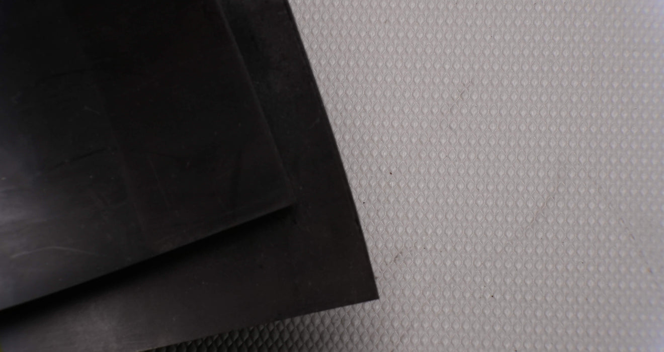 Front and back side views of MOR rubber conveyor belt with 1/16 inch thickness, black color, top and bottom rubber.
