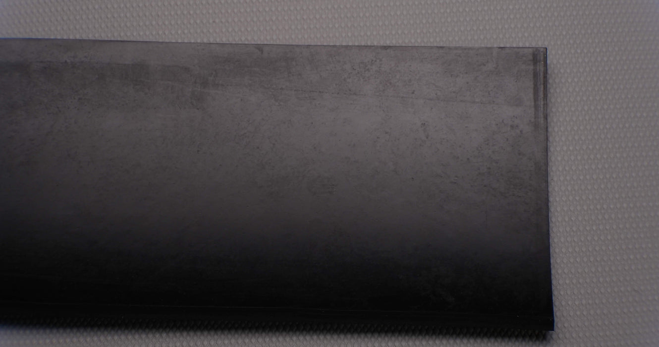 Bottom view of MOR rubber conveyor belt with 1/4 inch thickness, black color, top and bottom rubber.