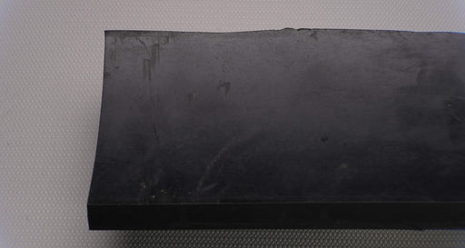  Front side view of MOR rubber conveyor belt with 3/4 inch thickness, black color, top and bottom rubber.