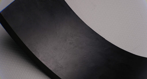  Front side view of MOR rubber conveyor belt with 3/4 inch thickness, black color, top and bottom rubber, showing materials.