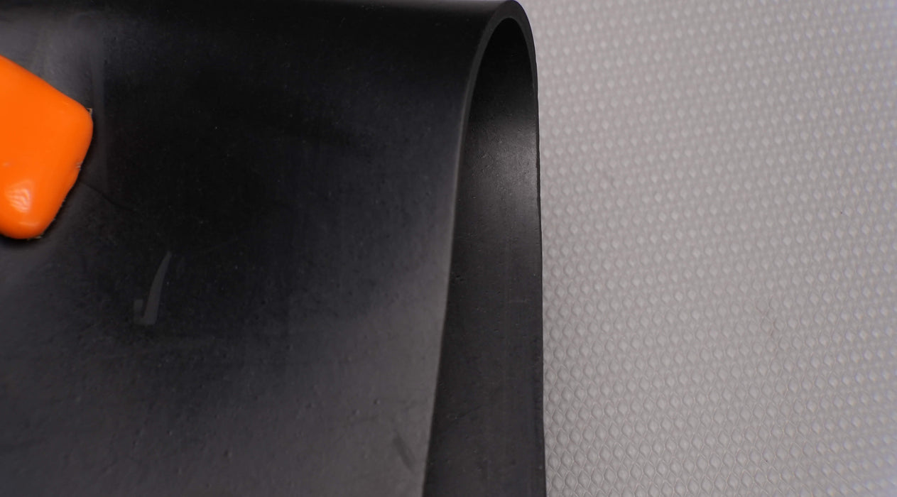  Front and back side views of MOR rubber conveyor belt with 1/8 inch thickness, black color, top and bottom rubber.
