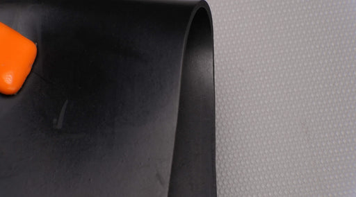  Front and back side views of MOR rubber conveyor belt with 1/8 inch thickness, black color, top and bottom rubber.