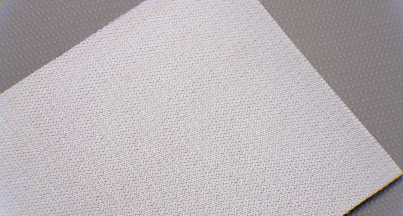  Back side view of PVC conveyor belt with 4.5mm thickness, white fabric bottom color.